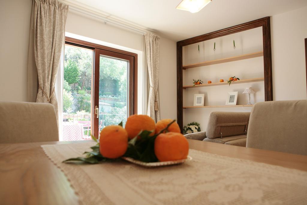 Relax In Piazzetta Casa E Appartamento Per Vacanze ترفيجنانو رومانو الغرفة الصورة