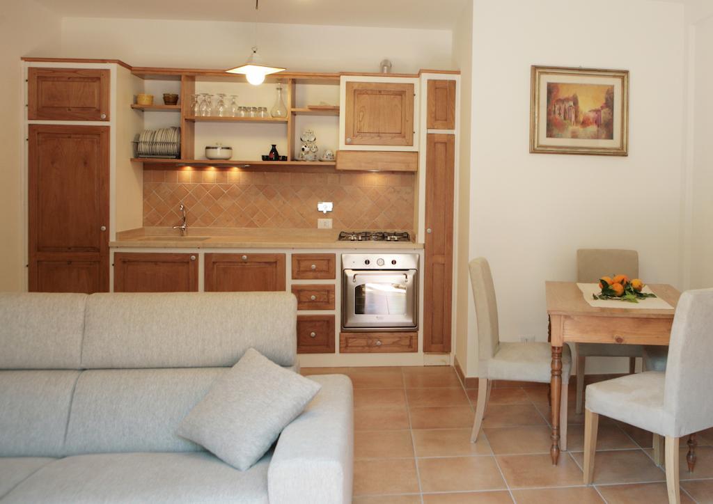 Relax In Piazzetta Casa E Appartamento Per Vacanze ترفيجنانو رومانو الغرفة الصورة